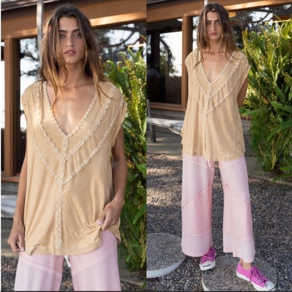 SOLD 🛍️Daisy Embroidery Lace Trim Sleeveless Top - Picture 8 of 11